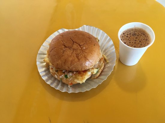 Masala Bun Omlete with Masala Chai